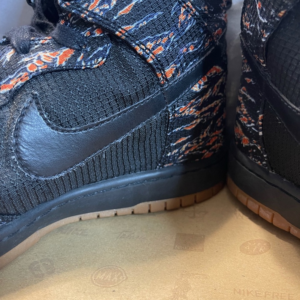 Nike Dunk High (Supreme- Vintage 2009) - Picture 4 of 9